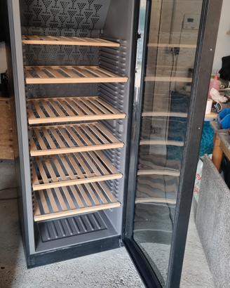 Cantinetta Haier da 100 bottiglie
