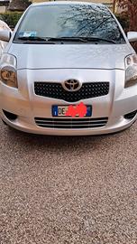 Toyota Yaris 1000 benzina