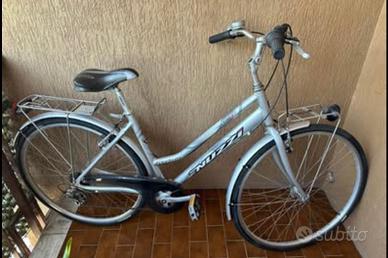 Bicicletta donna city bike Nuzzi