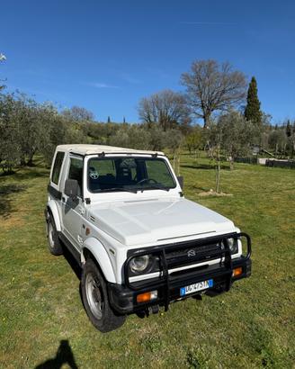 Suzuki Samurai