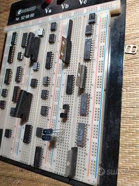 basetta pratica elettronica con integrati vari.