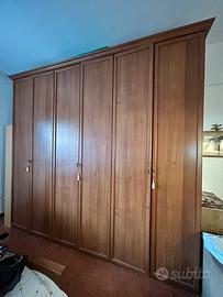 Armadio a sei ante in legno