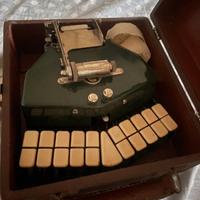 Antica macchina per stenotipia Grandjean