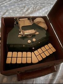 Antica macchina per stenotipia Grandjean