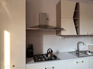 Cucina usata bianca effetto lucido