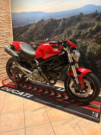 Ducati monster 696s