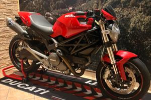 Ducati monster 696s