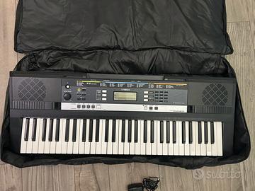 Pianola yamaha PSR E243