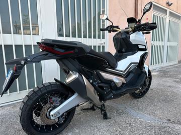 Scooter Honda X-ADV 750 PARI A NUOVO