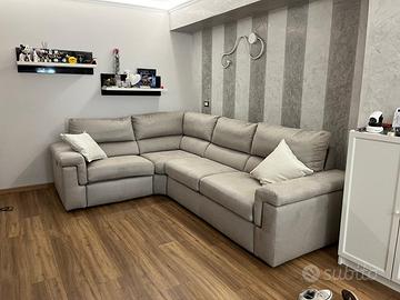 Divano letto con chaise longue elettrica
