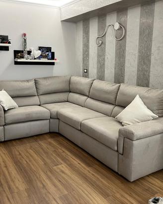 Divano letto con chaise longue elettrica