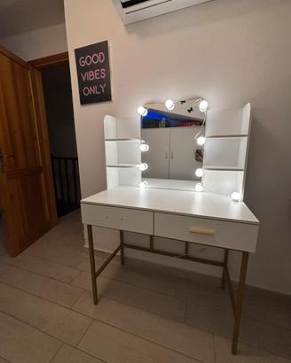 Scrivania da trucco