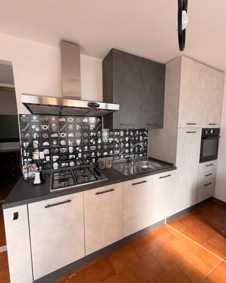 Cucina moderna completa seminuova