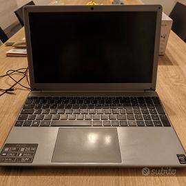 PEAQ i3 – 8GB RAM – SSD 256GB – Full  HD