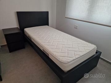 Letto comodino e materasso 