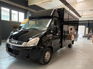 Iveco Daily vuoto uso negozio verniciato