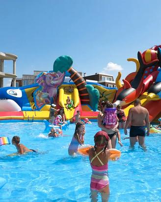 Parco Giochi Acquatico per Famiglie e Parchi Gioco