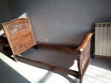 Letto singolo antico