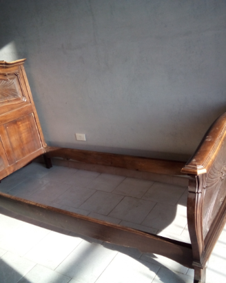 Letto singolo antico