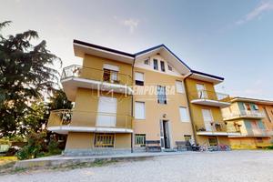 QUADRILOCALE CON BOX AUTO DOPPIO!!