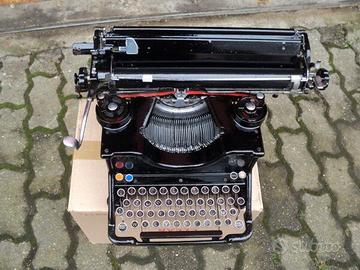macchina da scrivere olivetti