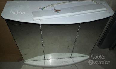 Mobile pensile da bagno con specchi e presa elett