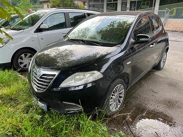Lancia ypsilon