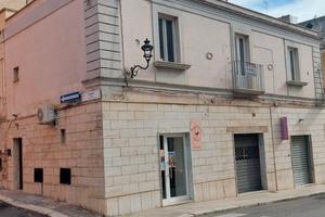 Disponibile subito uso ufficio a castellaneta -ta-