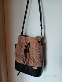 Borsa all'uncinetto modello secchiello