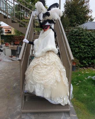 vestito di carnevale stile veneziano