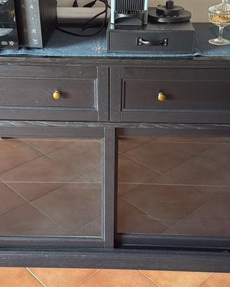 Credenza con cassetti e ante scorrevoli