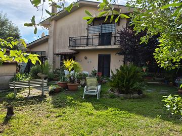 In piccolo residence, villino in bifamiliare