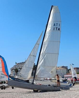 Hobie Tiger F18 – Catamarano performante