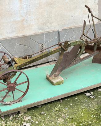 Antico Aratro in ferro