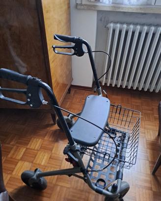 Deambulatore per anziani