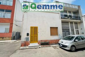 CASA SINGOLA CON CANTINA STORICA NEL CUORE DI SAN