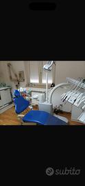 Sedia dentista e varia attrezzatura