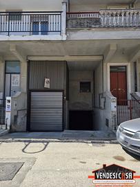 AUTORIMESSA IN ZONA VIA ACQUAVIVA RIONE CANNETO