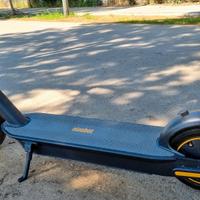 Monopattino Max G30 Nineboot 65Km Auton. Motore V9