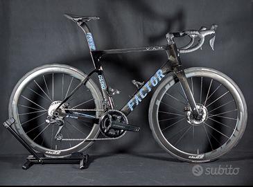 Bici da corsa factor ostro vam