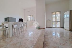 PORZIONE DI QUADRIFAMILIARE A ROMA