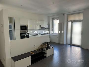 CENTRO: TRILOCALE ALL'ULTIMO PIANO