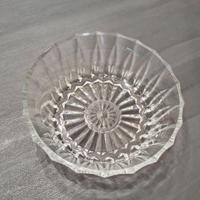 Elegante ciotola in vetro trasparente, perfetta co