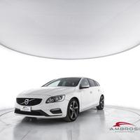 VOLVO V60 D3 Geartronic R-Design Momentum - PER