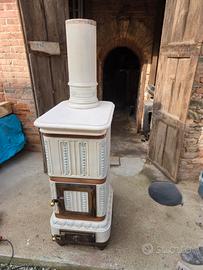 stufa in ceramica di Castellamonte 
