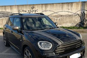 Mini Countryman D +Gancio traino e Tetto Panorama
