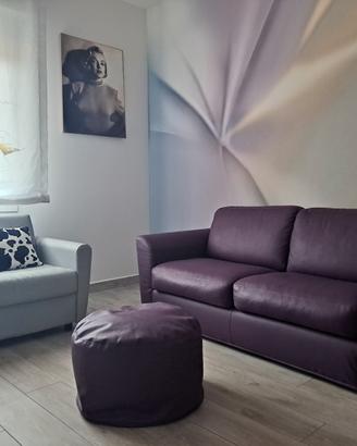 divano 3  posti poltrona letto ecopelle NUOVI