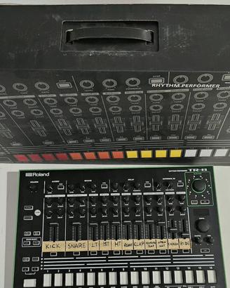 Roland TR-8