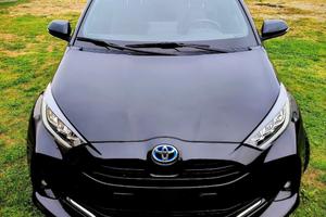 Yaris ibrida lounge tetto panoramico 