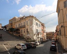 4 LOCALI A GENZANO DI ROMA